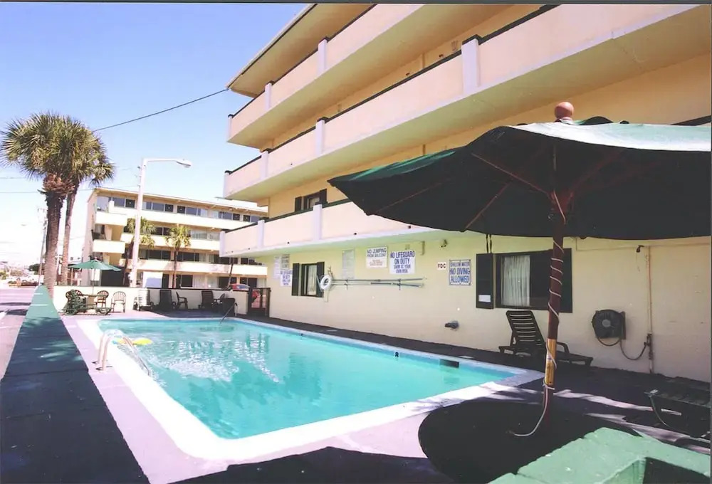Happy Holiday Motel