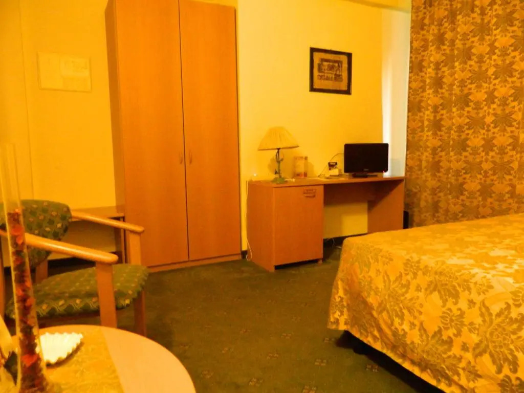Ascot Lodging