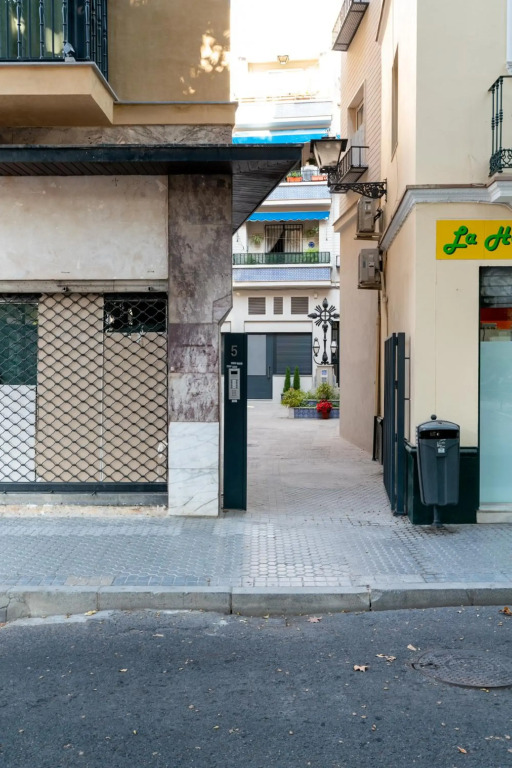 UNIQUE HOMES LAS SETAS, PLAZA DE SAN PEDRO 6 Pax