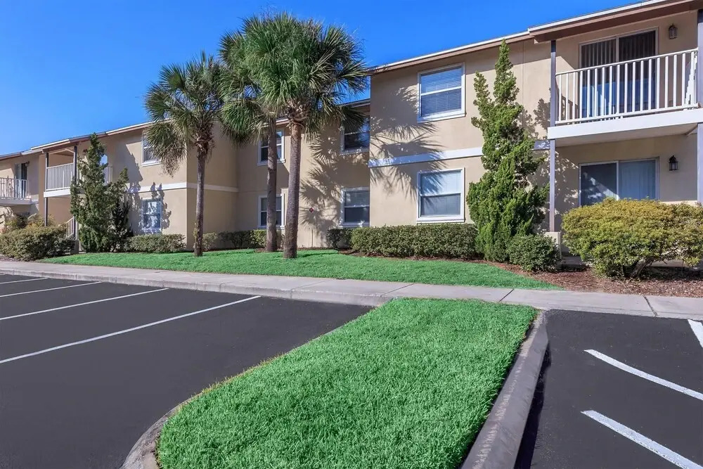 Sunny Apartments near Beach by Frontdesk
