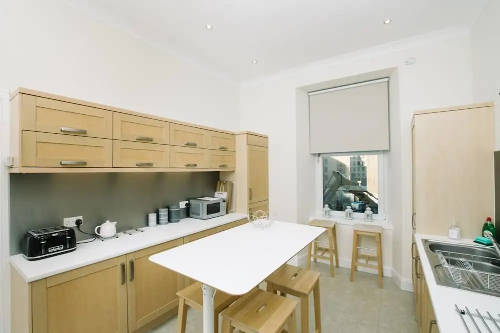 JOIVY Great Location! Heart of City Centre 3bed Apartment