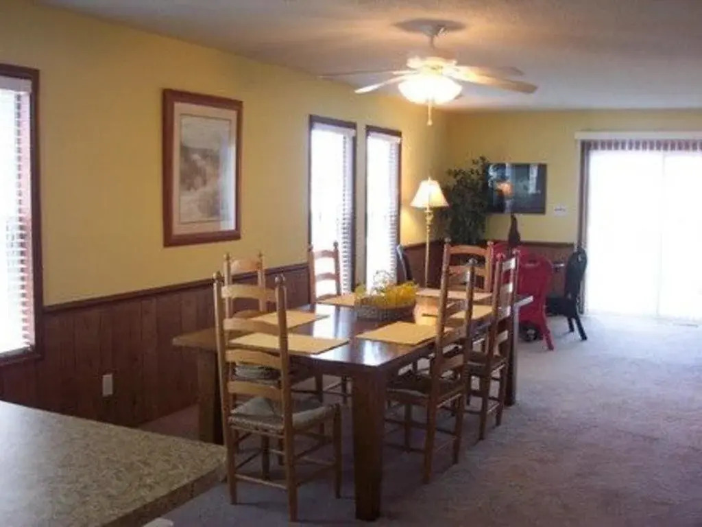 5 O'Clock Somewhere - 4 Br Home
