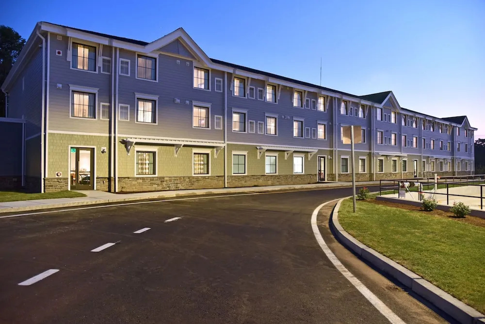 Tiverton Casino Hotel