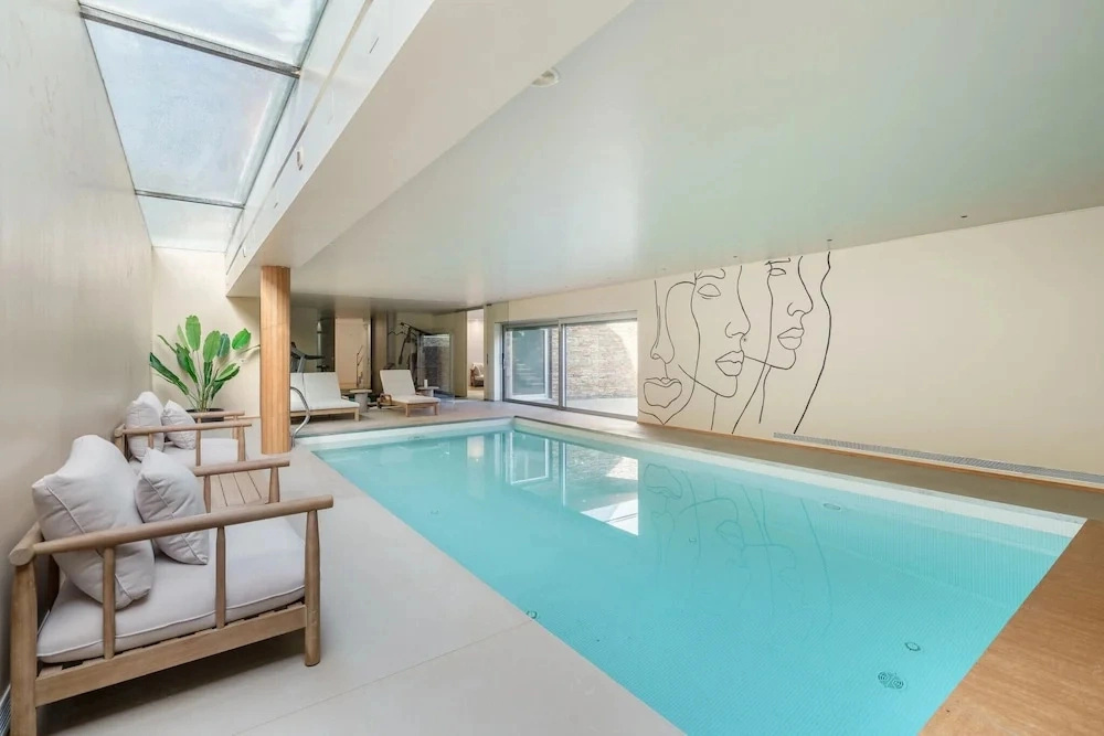 The Ehrlich Essence Villa by Minhos Guest