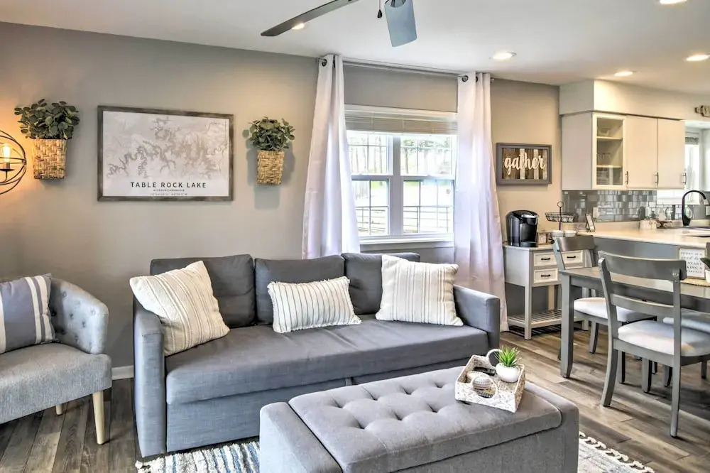 Branson Retreat w/ Balcony & 18-hole Golf Course!