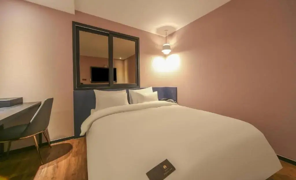 Hotel French code Myeongji