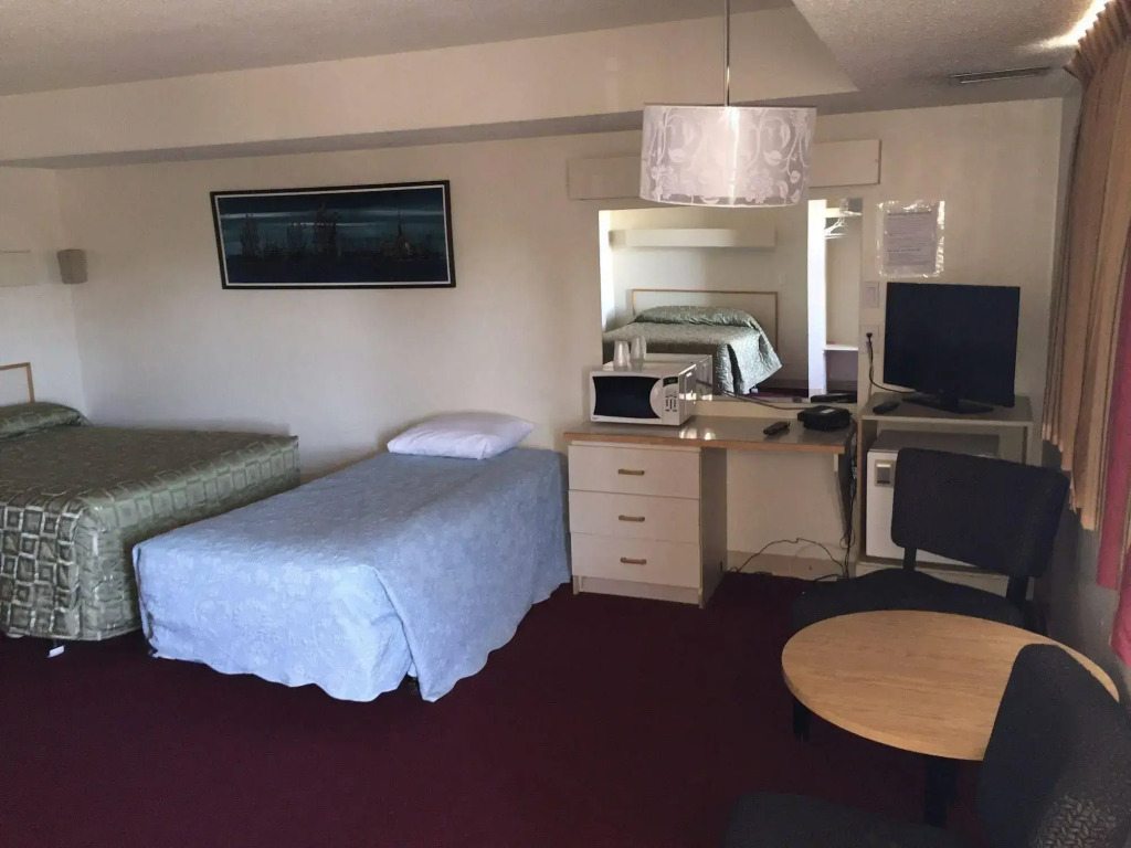 Voyageur Motel