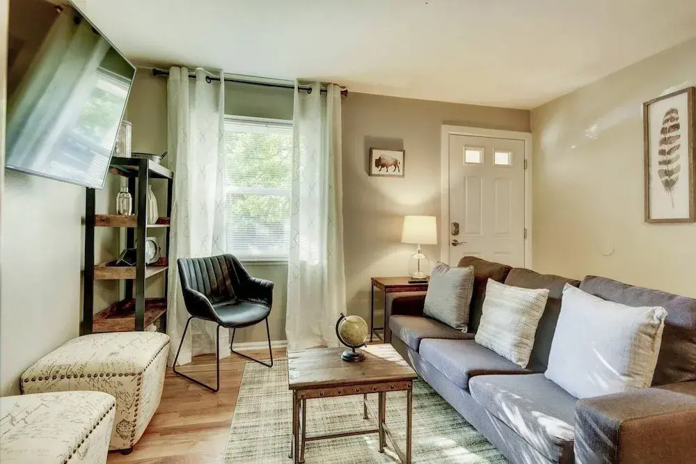 New Charming Denver Apt 2BD Sleeps 6 Great Location!