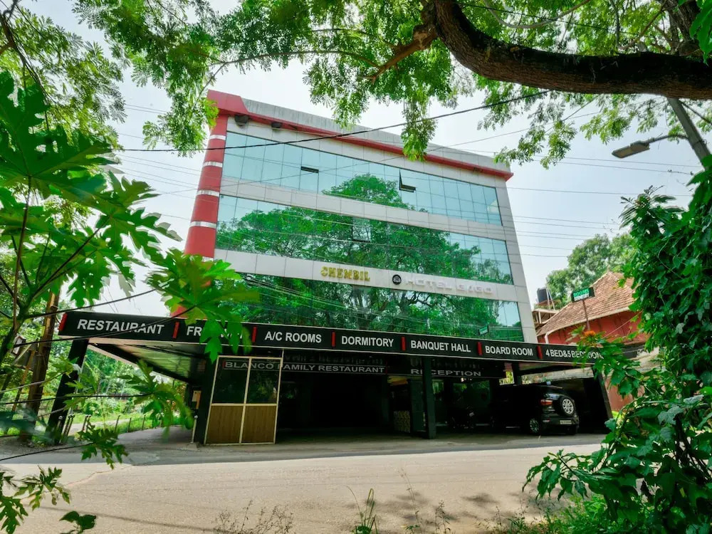 OYO 14226 Hotel Gago Inn