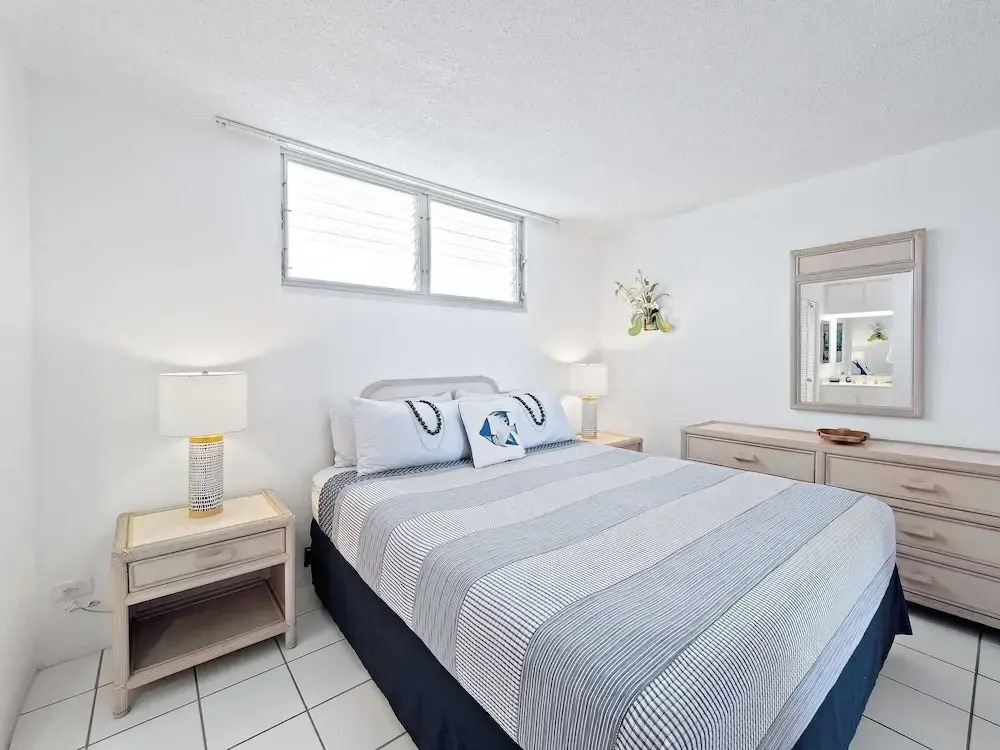 Kolu Honu Stunning Beachfront Condo for 2!
