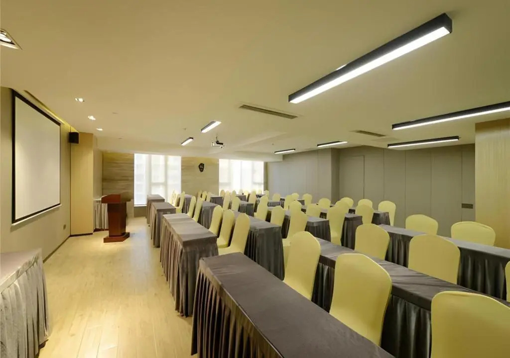 Echarm Hotel (Guiyang Xiaohe Binfen Square)