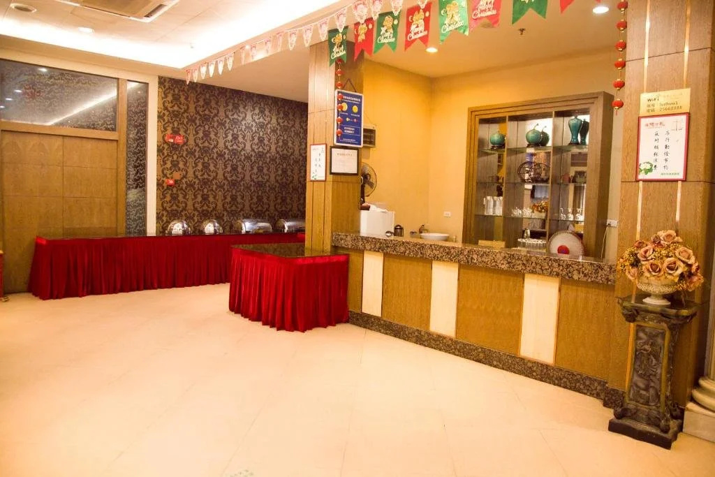 Oasis Hotel