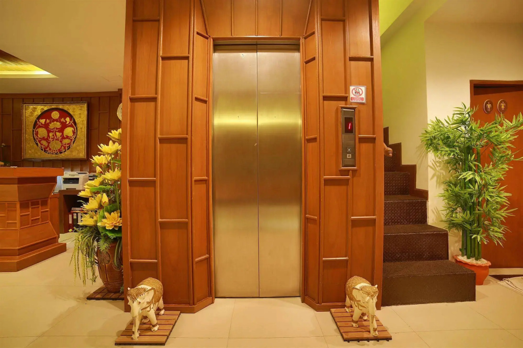 Lotus Hotel Patong