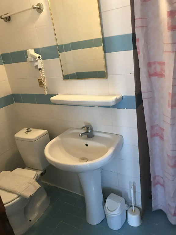 Red Rose Hotel