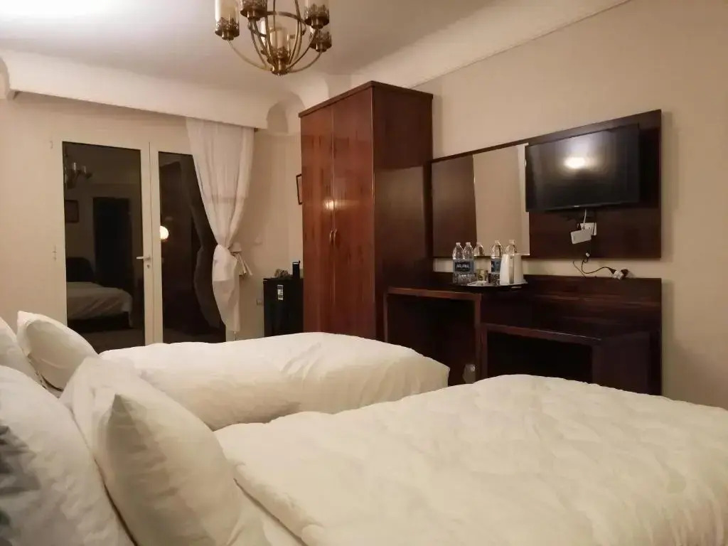 Rihana pyramids hotel