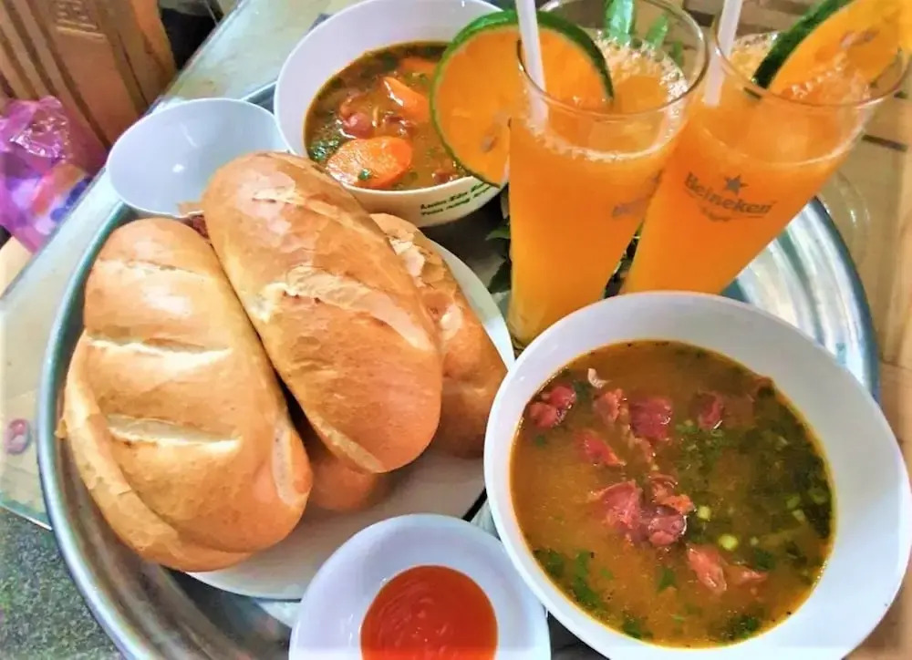 KHÁCH SẠN CÚC PHƯƠNG