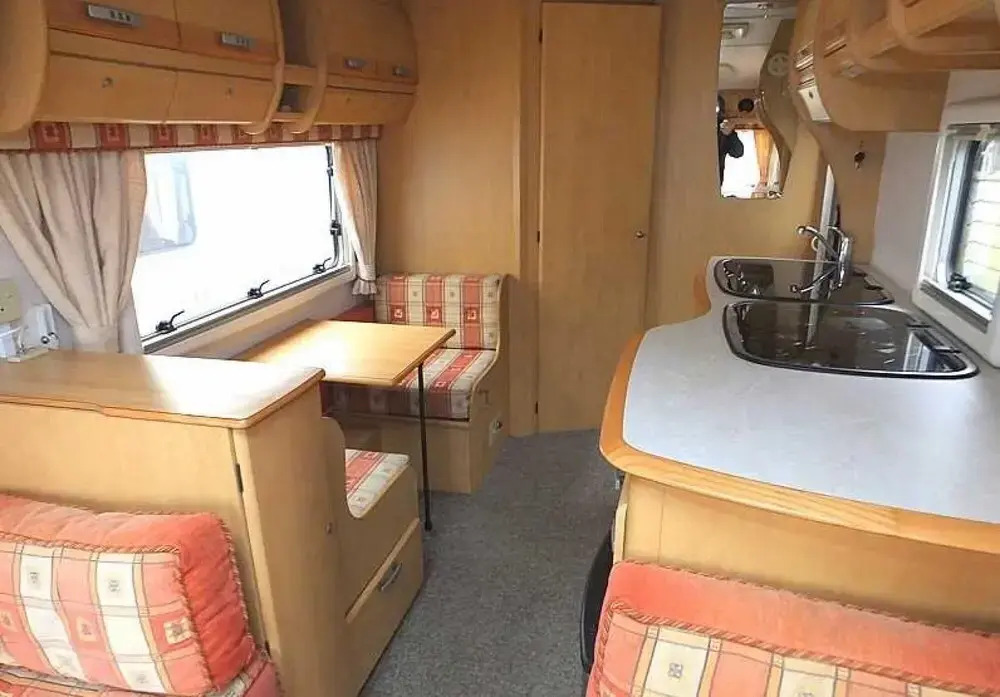 Stayzo Airy Touring Caravan With Built in Heater and Free Wi-fi Located in the Chiltern Hills