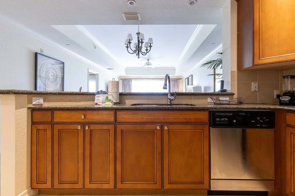 3BR Family Apartment for 8 Peaceful Residential Retreat
