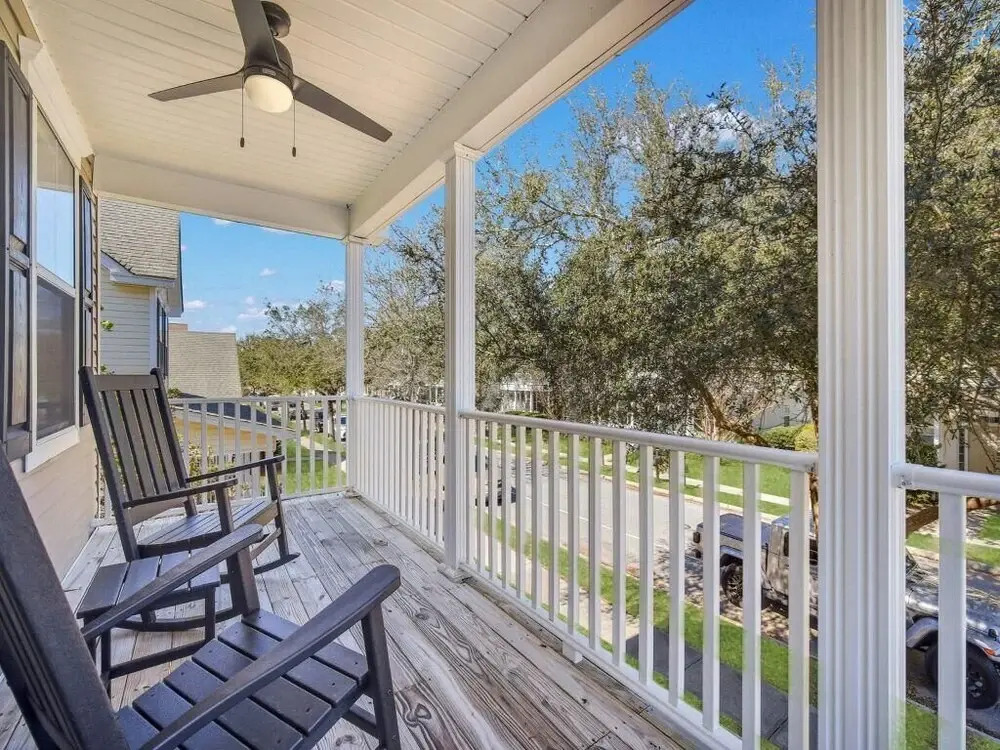 Coastal Quarters in Bluffton - Dog Friendly! Bluffton Park Lowcountry Charmer