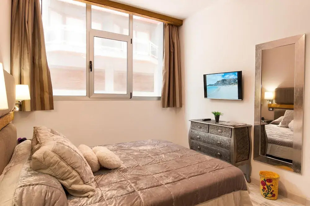 Las Palmas City Beach Apartment M&B 02