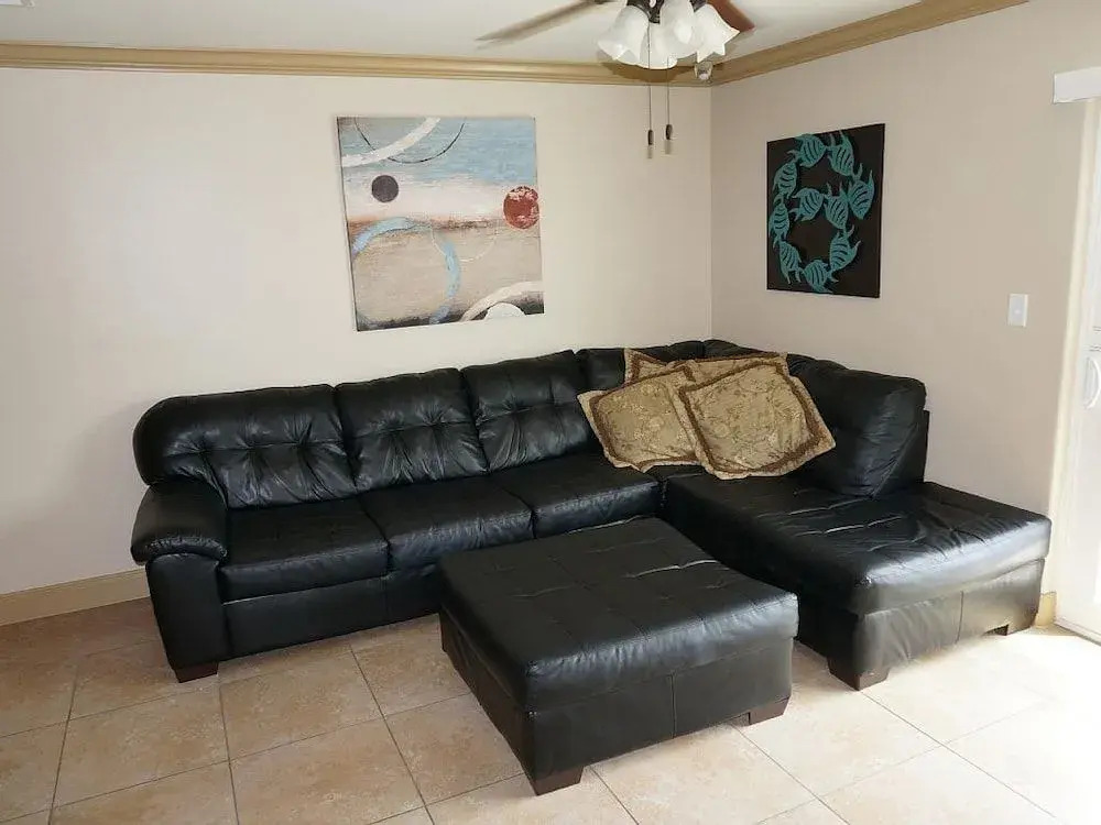 Beach-View Galveston Seawall Condo - 2 Br condo by RedAwning