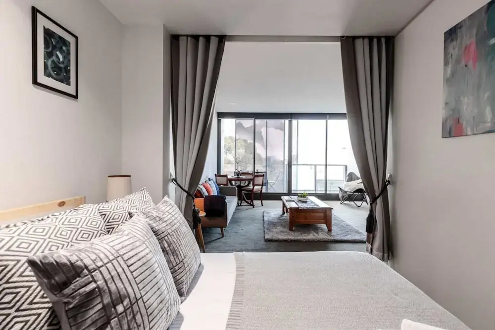 1 Bedroom Apartment in Prahran with Balcony