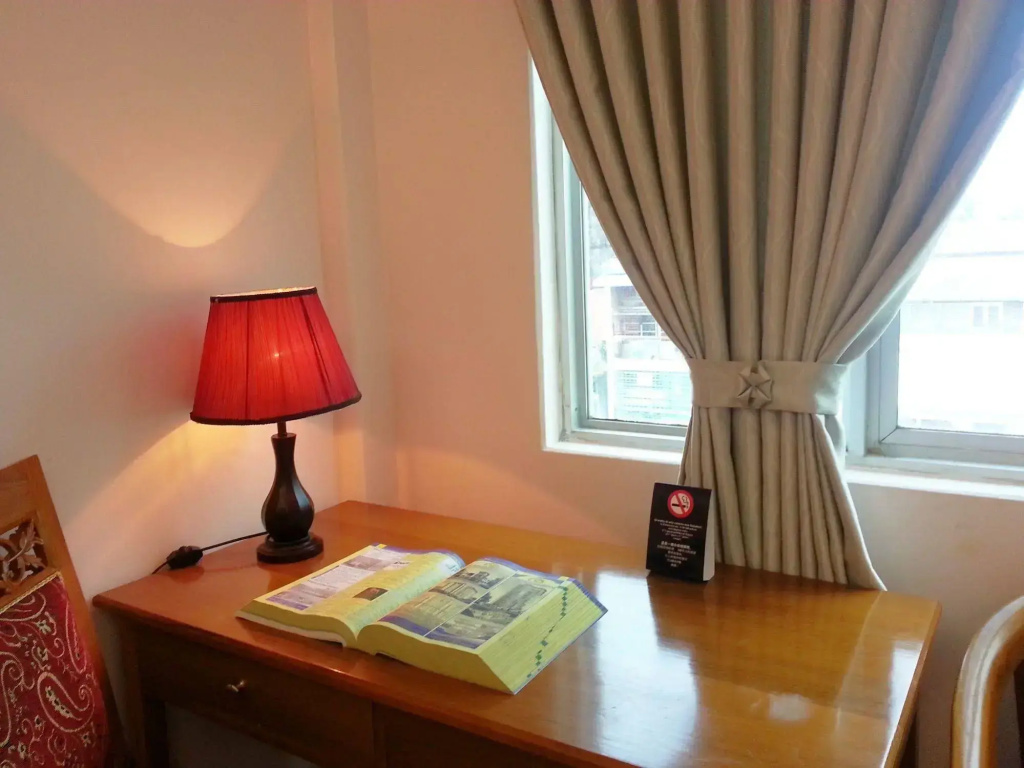 Grand Laurel Hotel