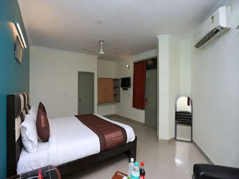 OYO 14746 Delhi Residency