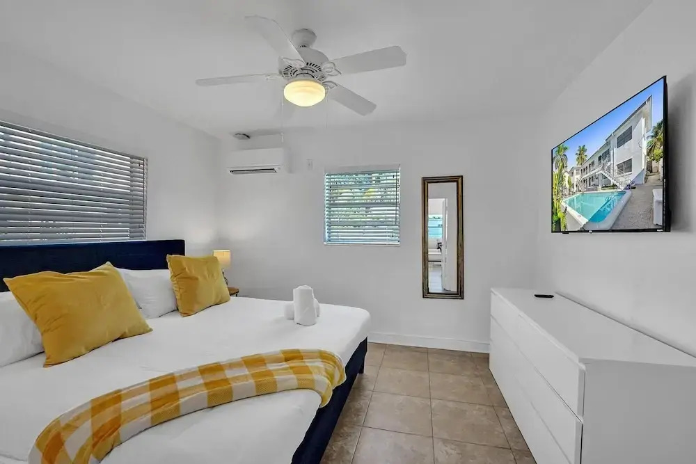 Waves On Desoto Rental Unit With Pool