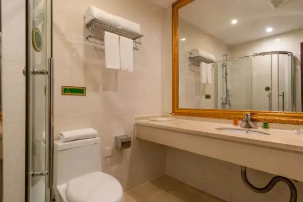 Vienna Hotel (Suzhou Zhouzhuang Luzhi Ancient Town)