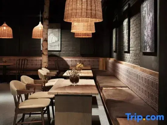 Wanbai Hotel (Shanghai Hongqiao Airport National Convention and Exhibition Center)