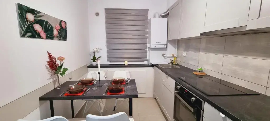 Art Apartment 3