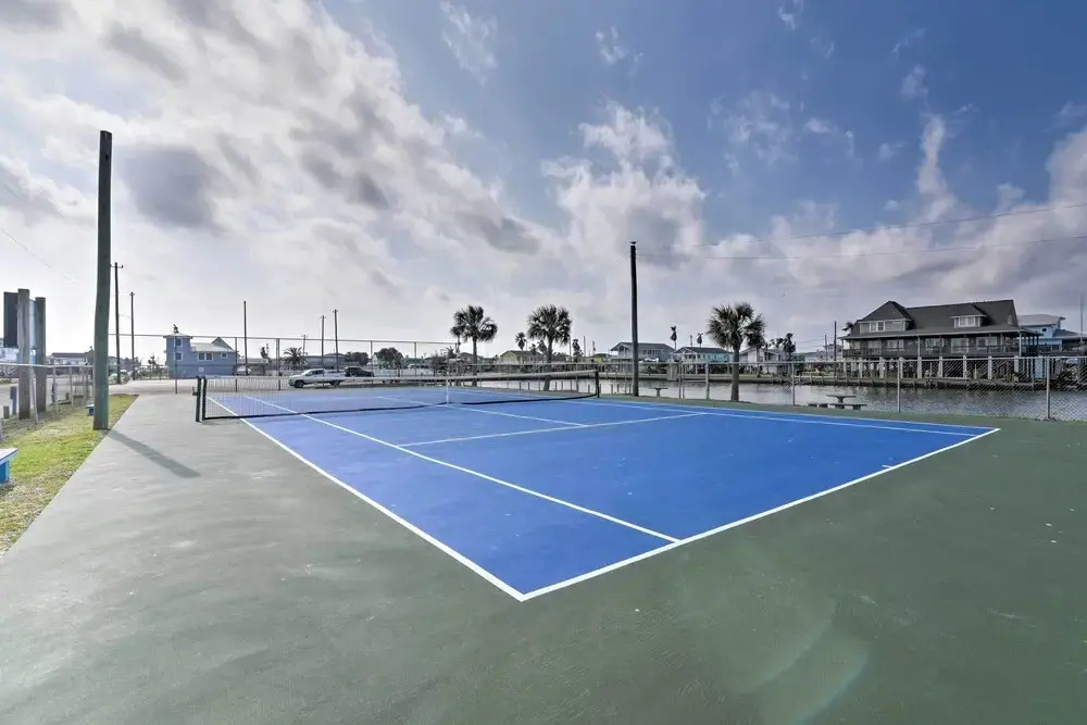 < 1 Mi to Sea Isle Beach: Home w/ Pool Access