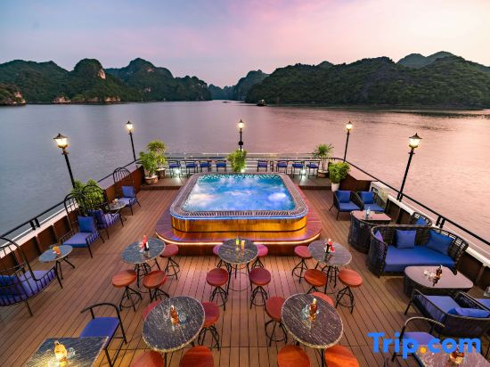 La Casta Cruise Luxury Ha Long Bay Experience Private Cabin with Ocean View Balcony and Bathtub