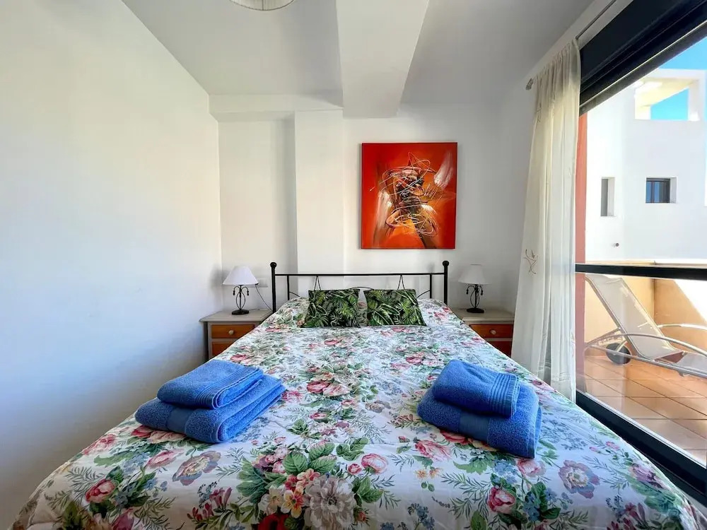 Apartment Near Beach With Pools in Spain