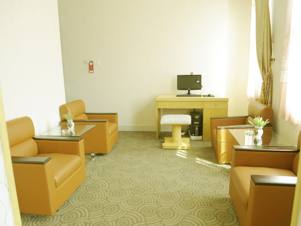 Holiday Hotel