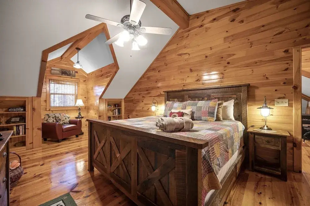 Chautauqua 2 Bedroom Cabin by Redawning