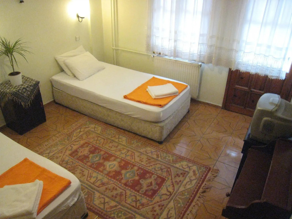 Paris Otel