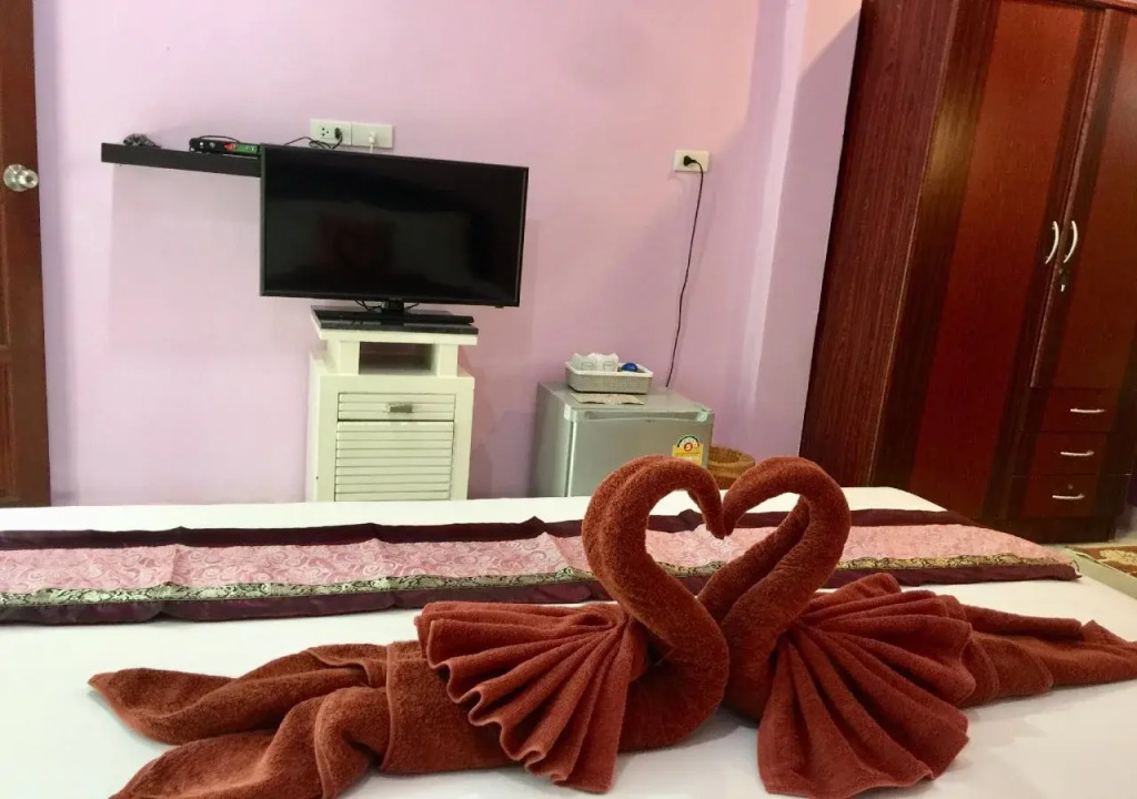 Pakmeng Beach Resort