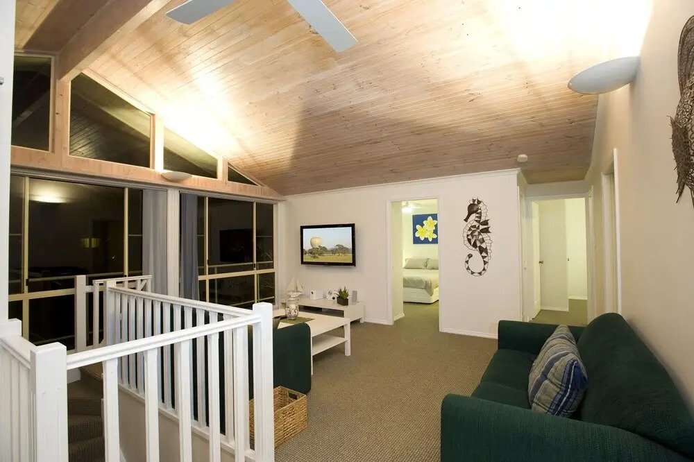 Baybreeze 18 Tomaree Road WiFi Air Conditioning Kitchenette