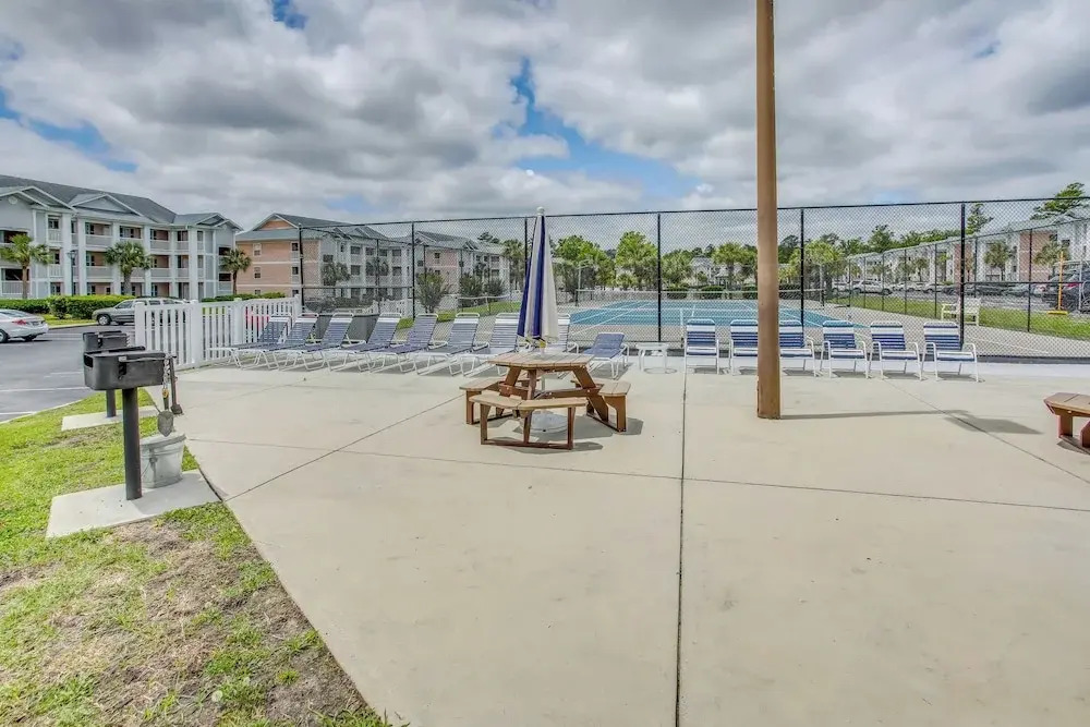 Myrtle Beach Waterfront Condo: 5 Mi to Boardwalk!