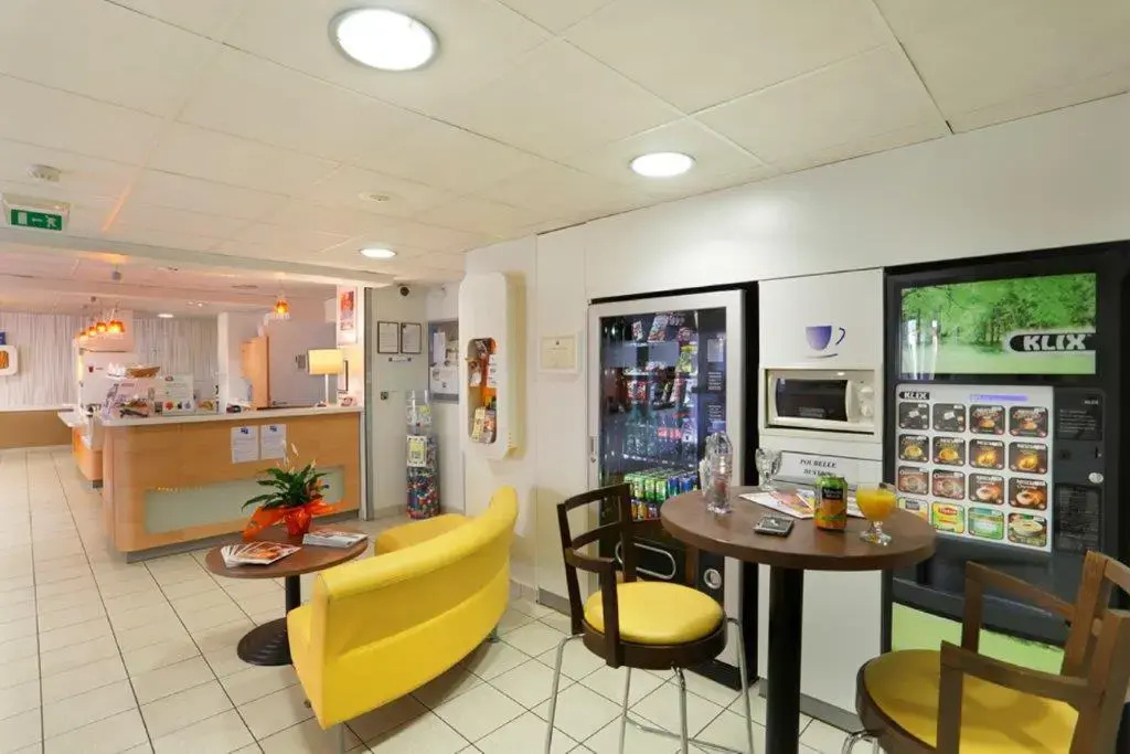 First Inn Hotel