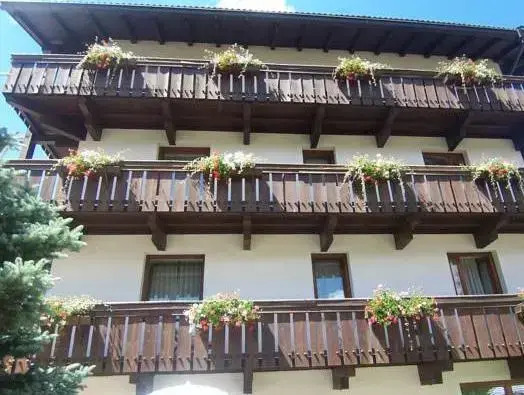 Sport Hotel Astoria Residence