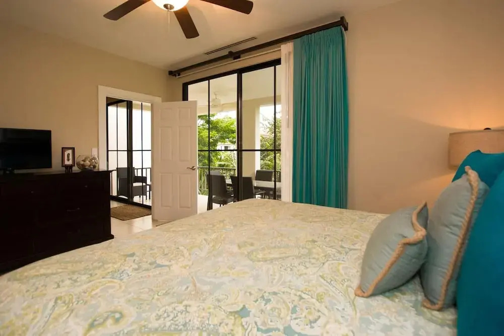 Nicely decorated 3rd-floor beauty with pool-view balcony in Coco