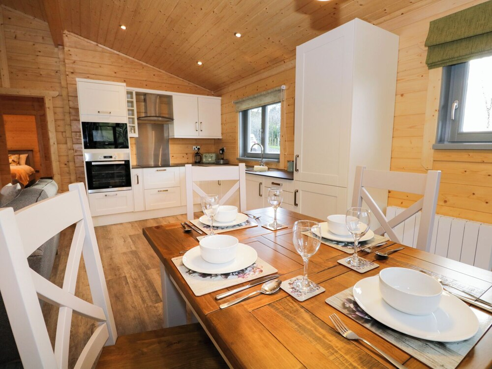 Oak Lodge