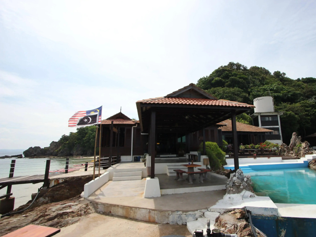 Gem Island Resort & Spa