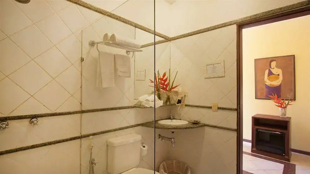 Solar do Carmo Suites & Apartments