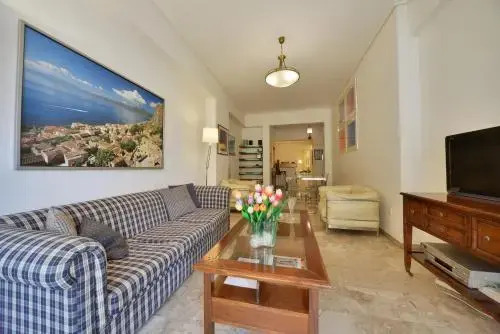 Architect Designers Apartment in Kolonaki