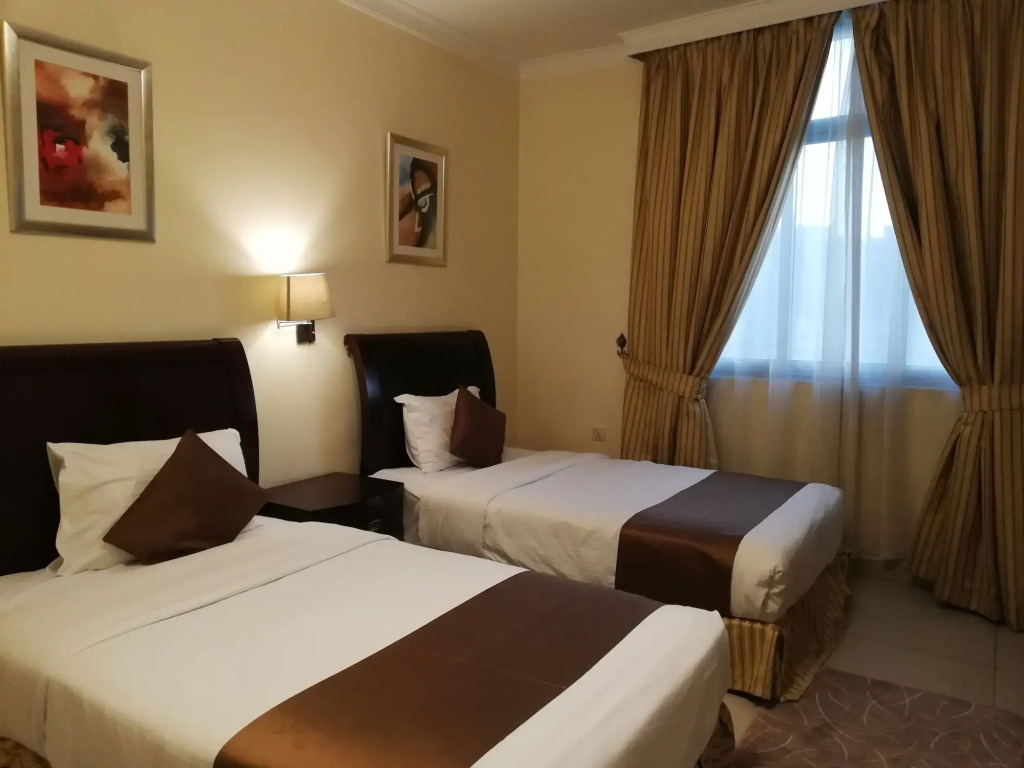 Crown Palace Hotel