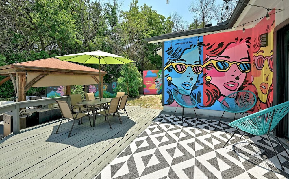 Modern 3BR Home in Vibrant Austin Pool